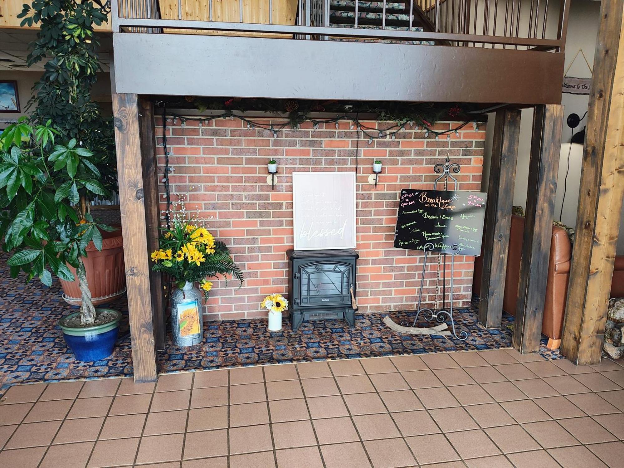 The Lodge At Russell - Russell Inn エクステリア 写真