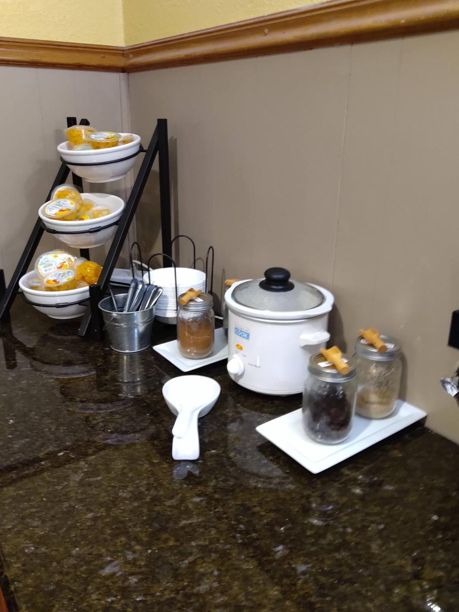 The Lodge At Russell - Russell Inn エクステリア 写真