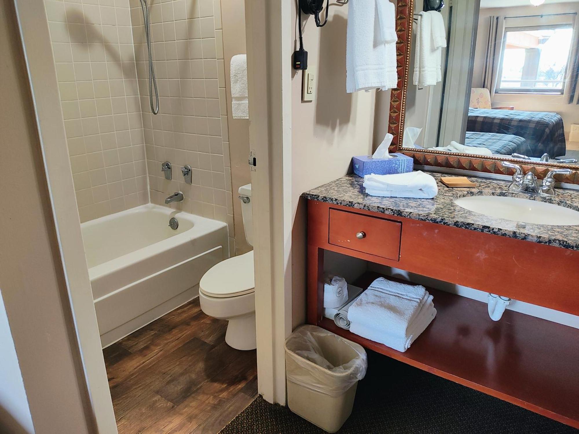 The Lodge At Russell - Russell Inn 部屋 写真