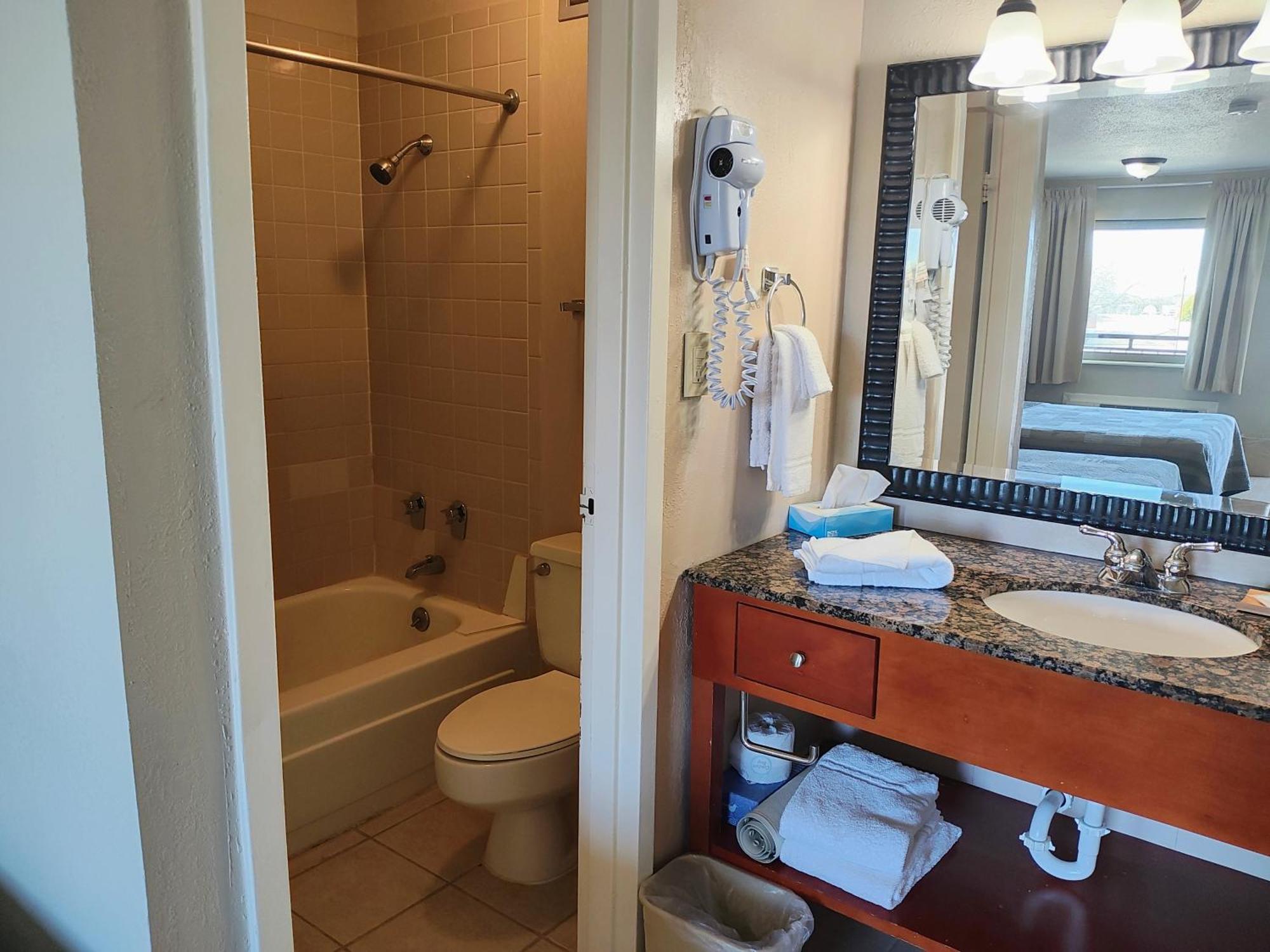 The Lodge At Russell - Russell Inn 部屋 写真