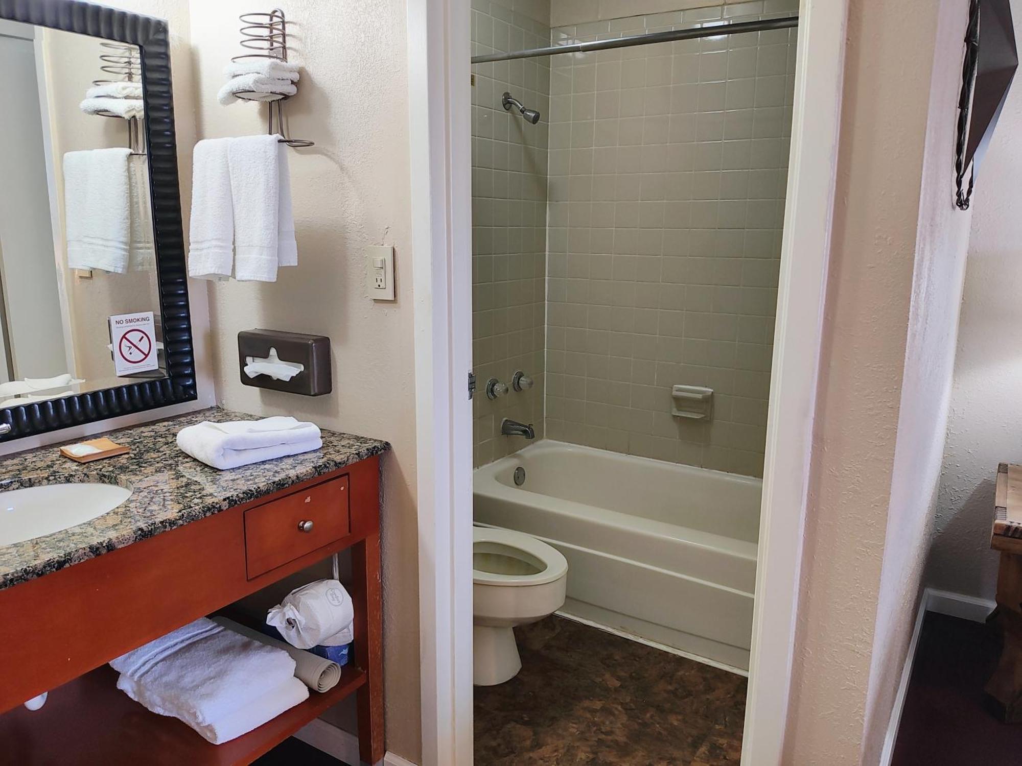 The Lodge At Russell - Russell Inn 部屋 写真