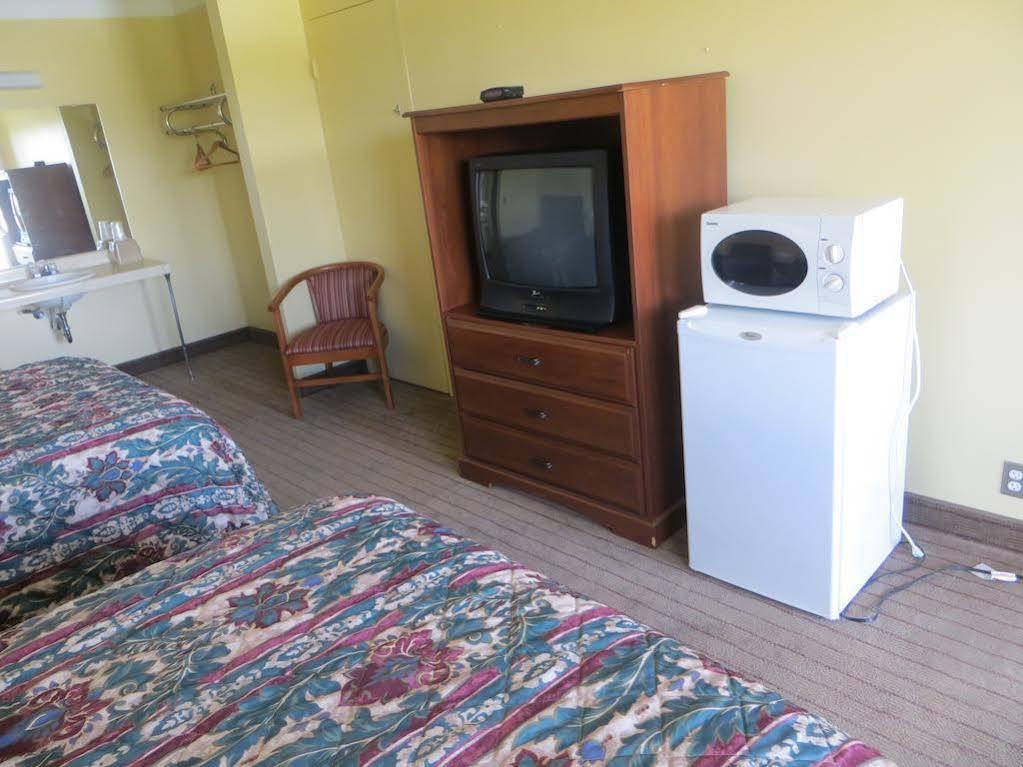 The Lodge At Russell - Russell Inn エクステリア 写真
