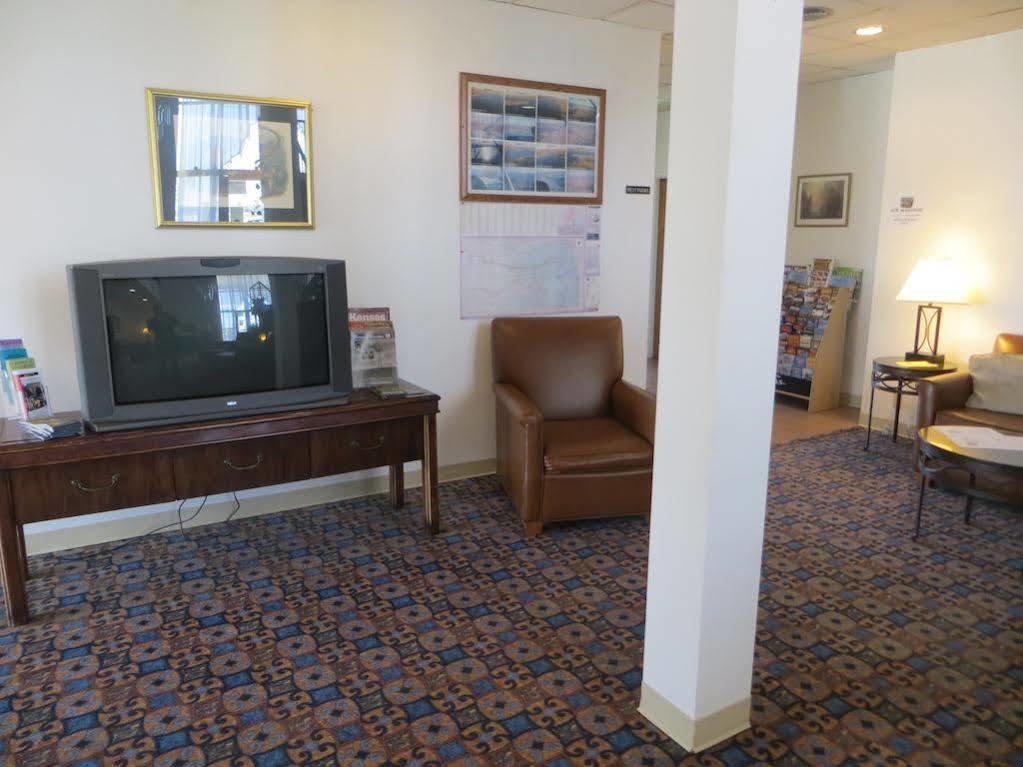The Lodge At Russell - Russell Inn エクステリア 写真