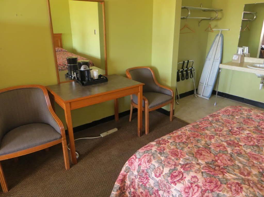 The Lodge At Russell - Russell Inn エクステリア 写真